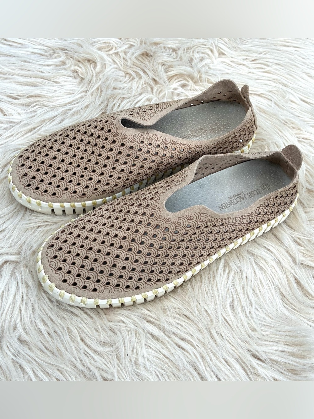 Ilse Jacobsen Tan Perforated Tulip Slip Ons Sz 37, 7 US